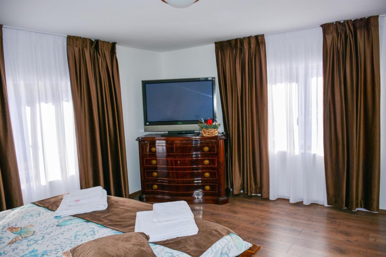 Casuta Adelina Borsa Villa ภายนอก รูปภาพ